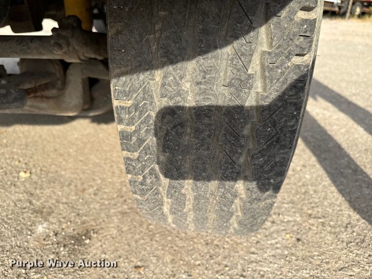 image for item EA1906 1997 Ford F-Super Duty dump truck