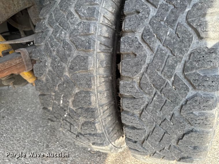 image for item EA1906 1997 Ford F-Super Duty dump truck