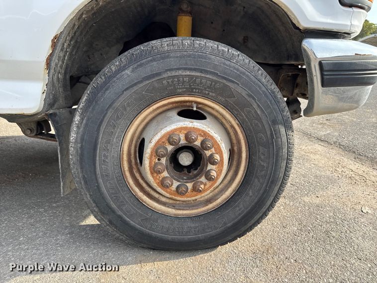 image for item EA1906 1997 Ford F-Super Duty dump truck