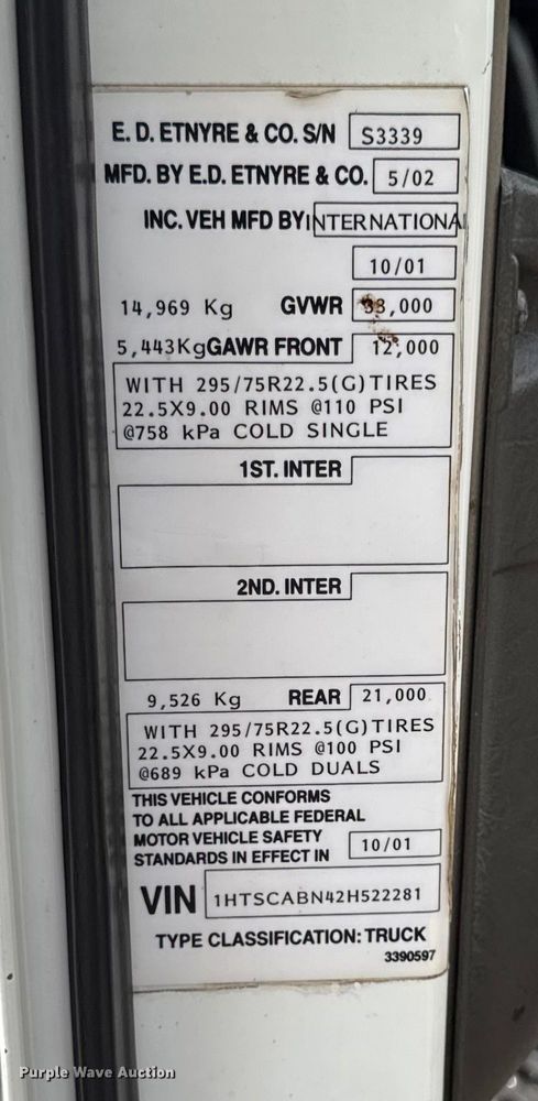 image for item EA1907 2002 International 4700 oil distributor truck