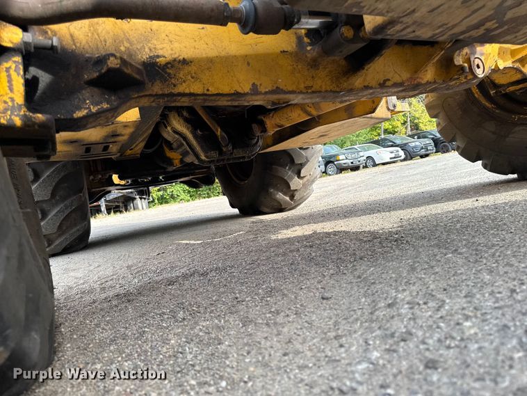 image for item EA1908 1999 John Deere 310SE backhoe