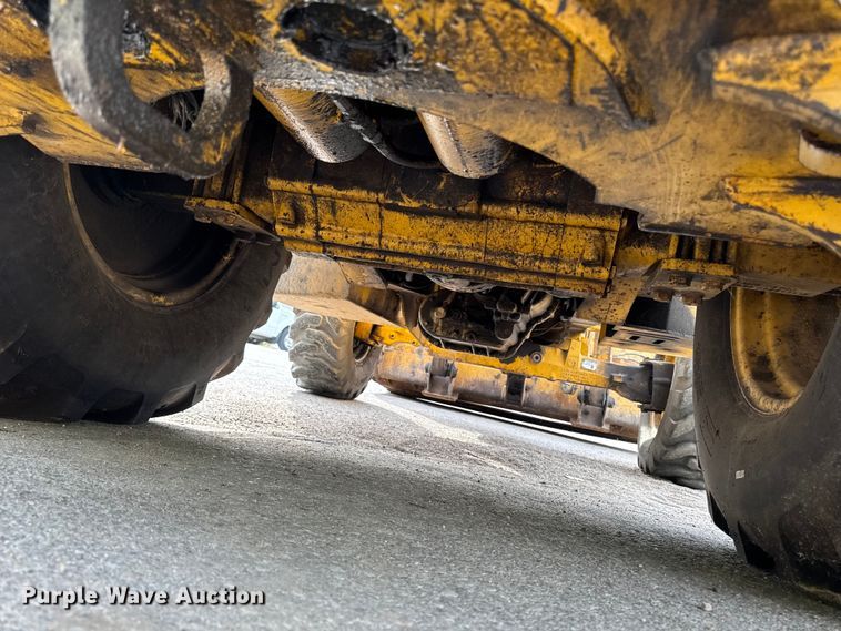 image for item EA1908 1999 John Deere 310SE backhoe