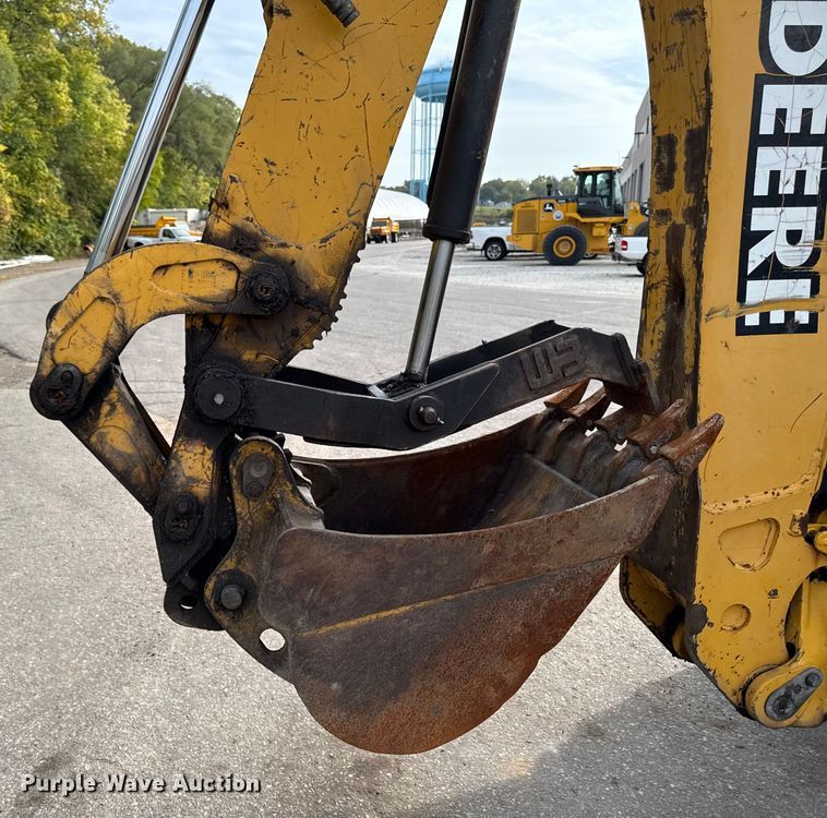 image for item EA1908 1999 John Deere 310SE backhoe
