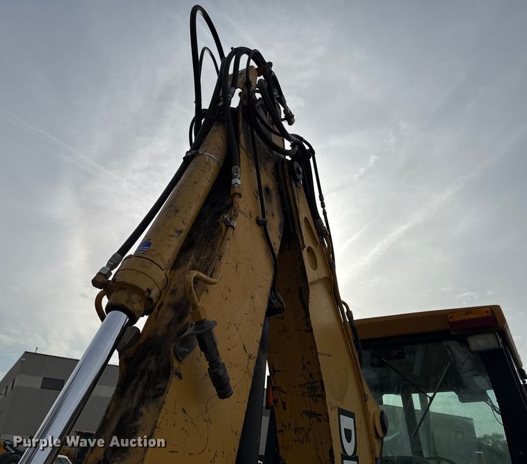 image for item EA1908 1999 John Deere 310SE backhoe