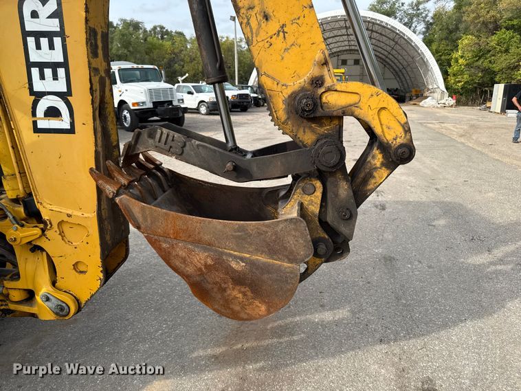 image for item EA1908 1999 John Deere 310SE backhoe