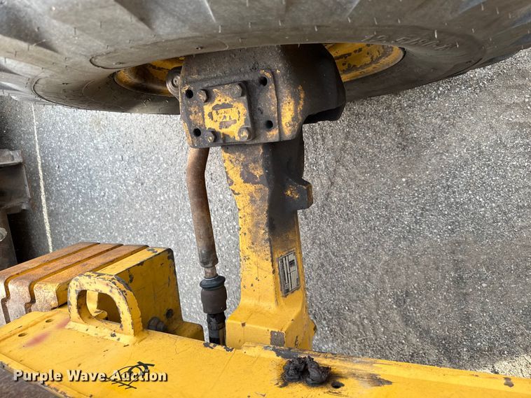 image for item EA1908 1999 John Deere 310SE backhoe