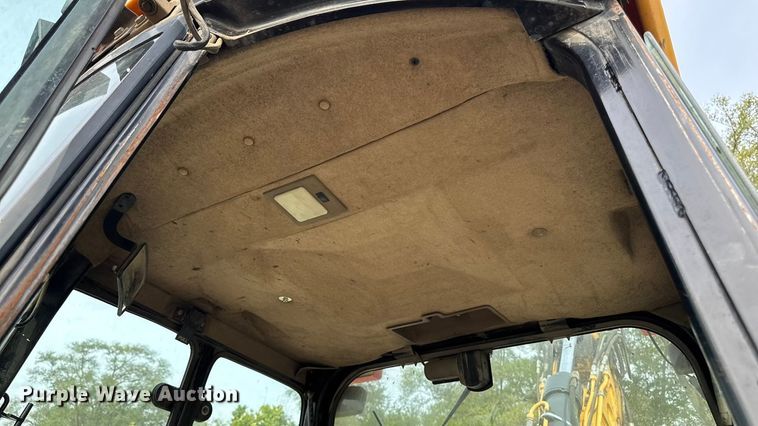 image for item EA1908 1999 John Deere 310SE backhoe