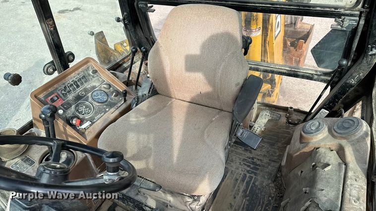 image for item EA1908 1999 John Deere 310SE backhoe