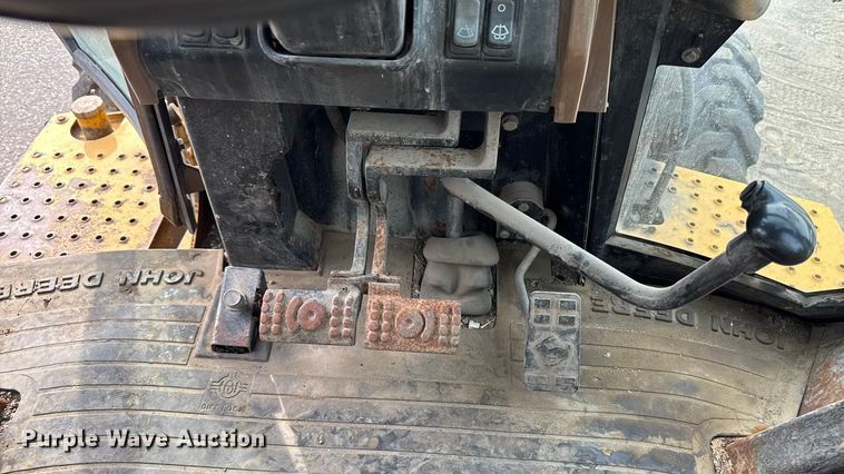 image for item EA1908 1999 John Deere 310SE backhoe