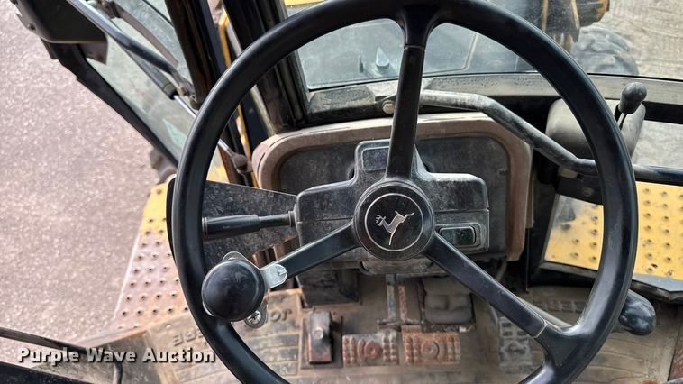 image for item EA1908 1999 John Deere 310SE backhoe