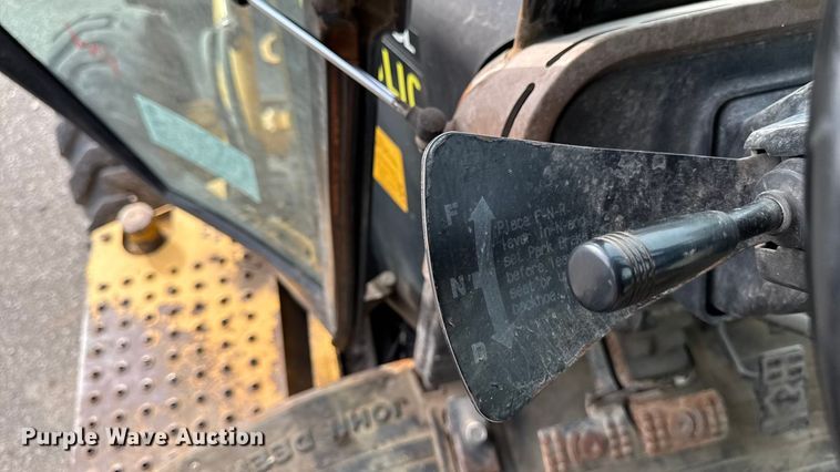 image for item EA1908 1999 John Deere 310SE backhoe