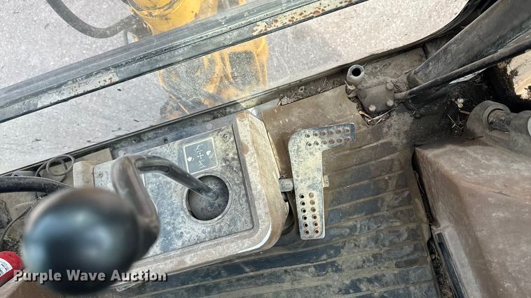 image for item EA1908 1999 John Deere 310SE backhoe