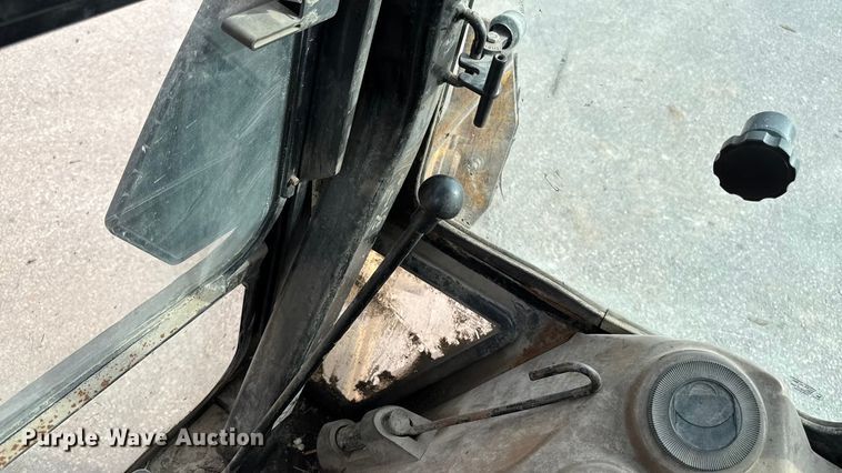 image for item EA1908 1999 John Deere 310SE backhoe