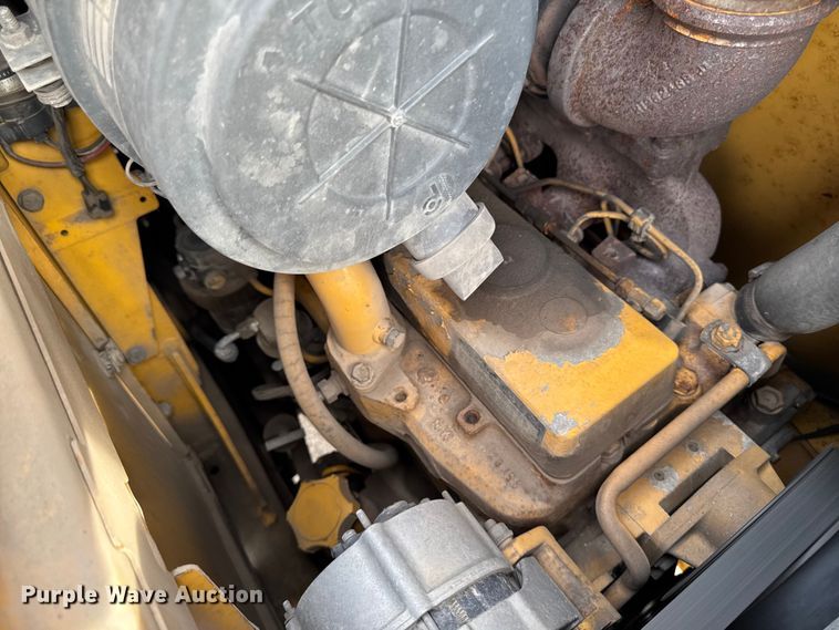 image for item EA1908 1999 John Deere 310SE backhoe