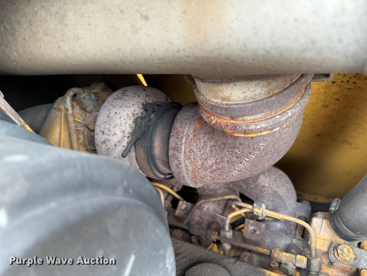 image for item EA1908 1999 John Deere 310SE backhoe