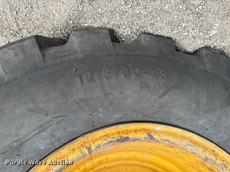 image for item EA1908 1999 John Deere 310SE backhoe