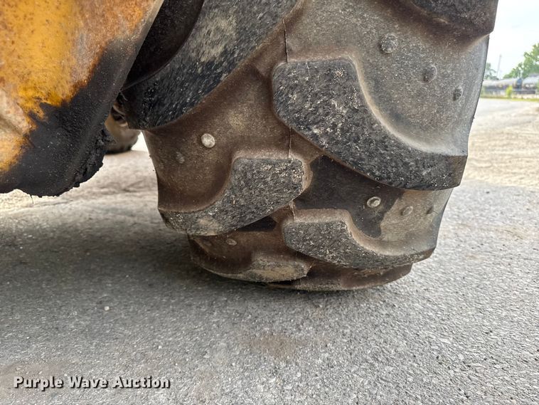 image for item EA1908 1999 John Deere 310SE backhoe