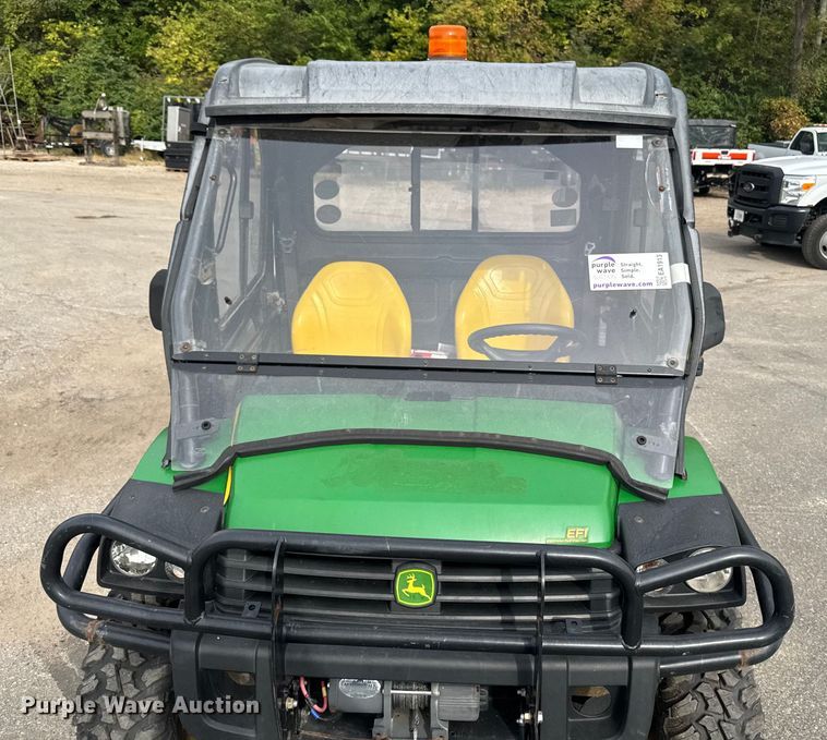image for item EA1913 2015 John Deere 825I utility vehicle