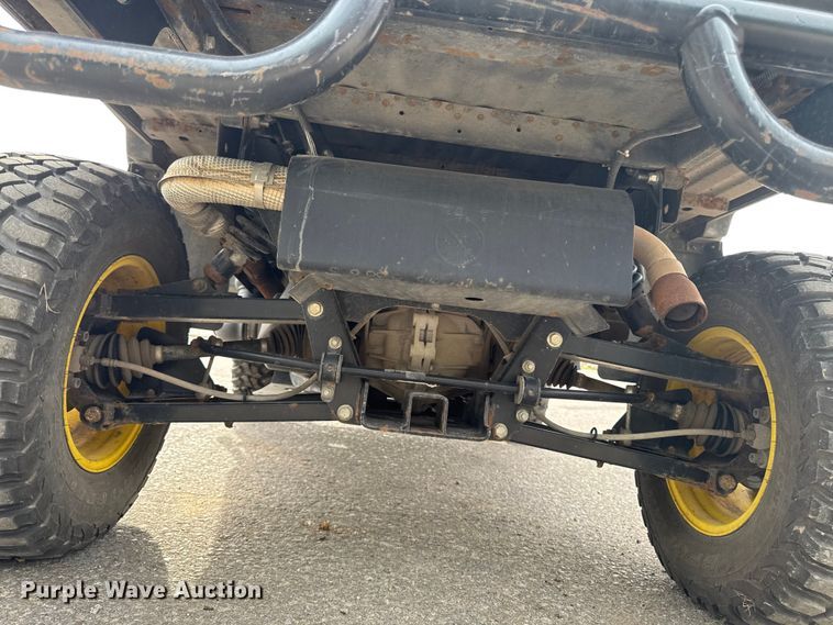 image for item EA1913 2015 John Deere 825I utility vehicle