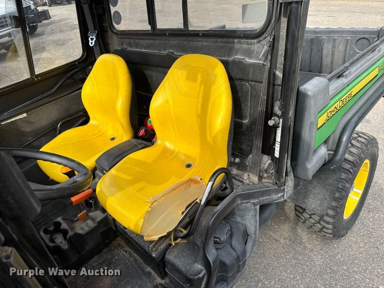 image for item EA1913 2015 John Deere 825I utility vehicle