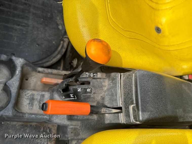 image for item EA1913 2015 John Deere 825I utility vehicle