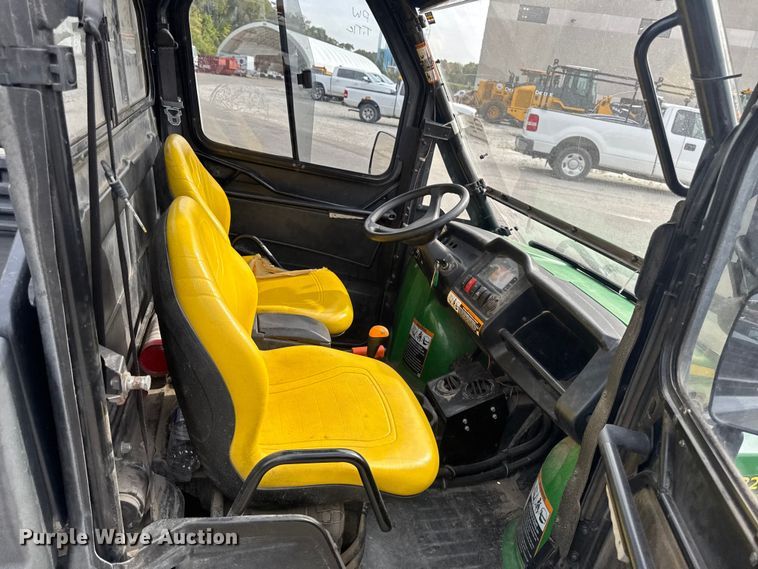 image for item EA1913 2015 John Deere 825I utility vehicle