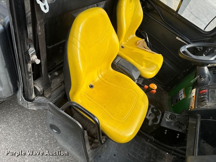 image for item EA1913 2015 John Deere 825I utility vehicle