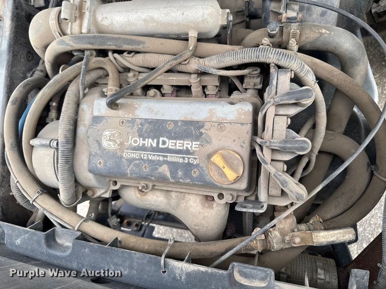 image for item EA1913 2015 John Deere 825I utility vehicle