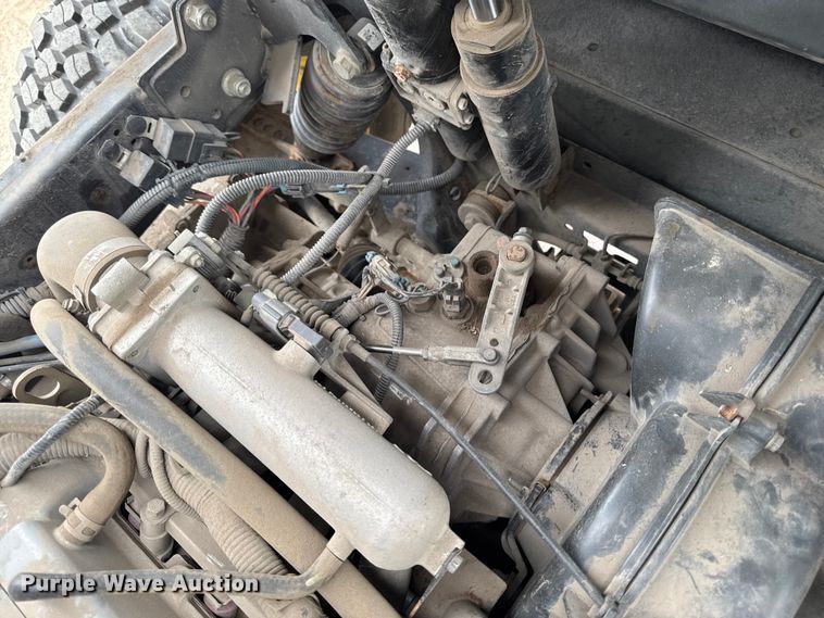 image for item EA1913 2015 John Deere 825I utility vehicle