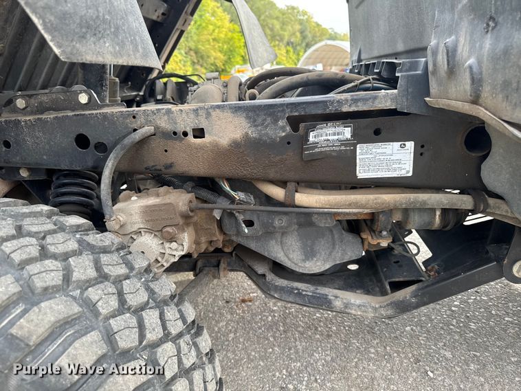 image for item EA1913 2015 John Deere 825I utility vehicle