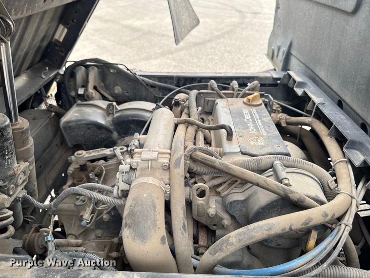 image for item EA1913 2015 John Deere 825I utility vehicle