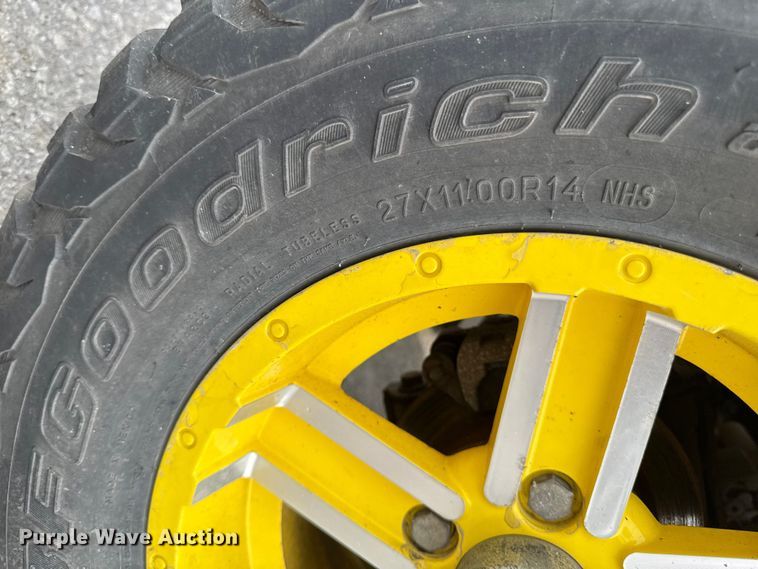 image for item EA1913 2015 John Deere 825I utility vehicle