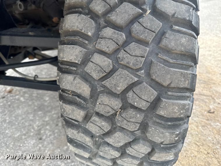 image for item EA1913 2015 John Deere 825I utility vehicle