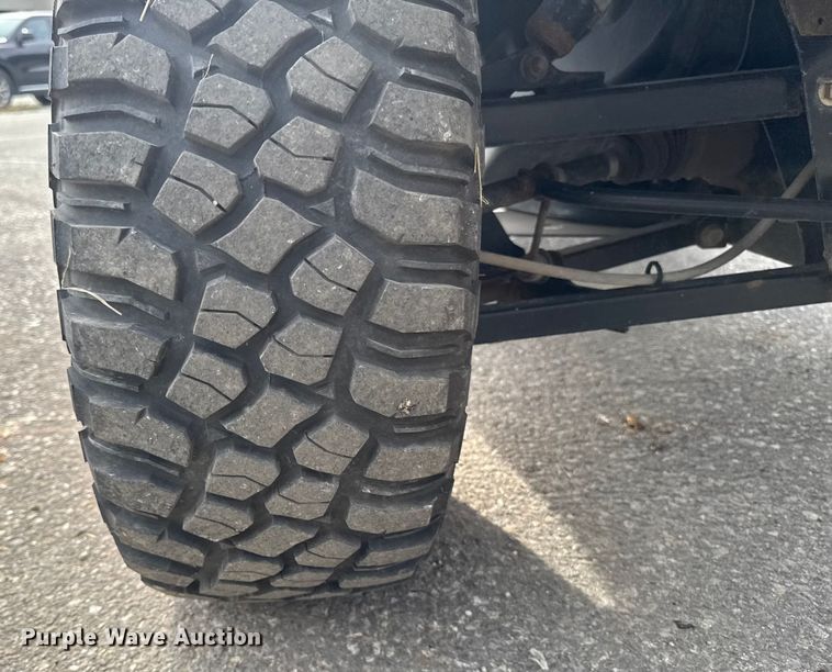 image for item EA1913 2015 John Deere 825I utility vehicle