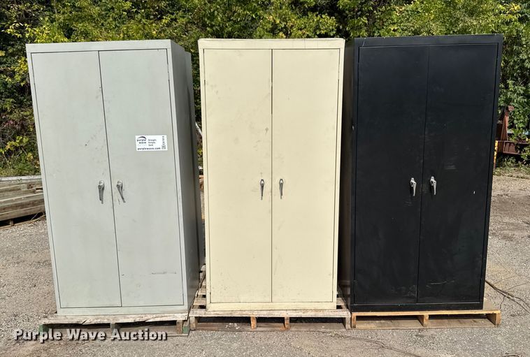 image for item EA1914 (6) storage cabinets