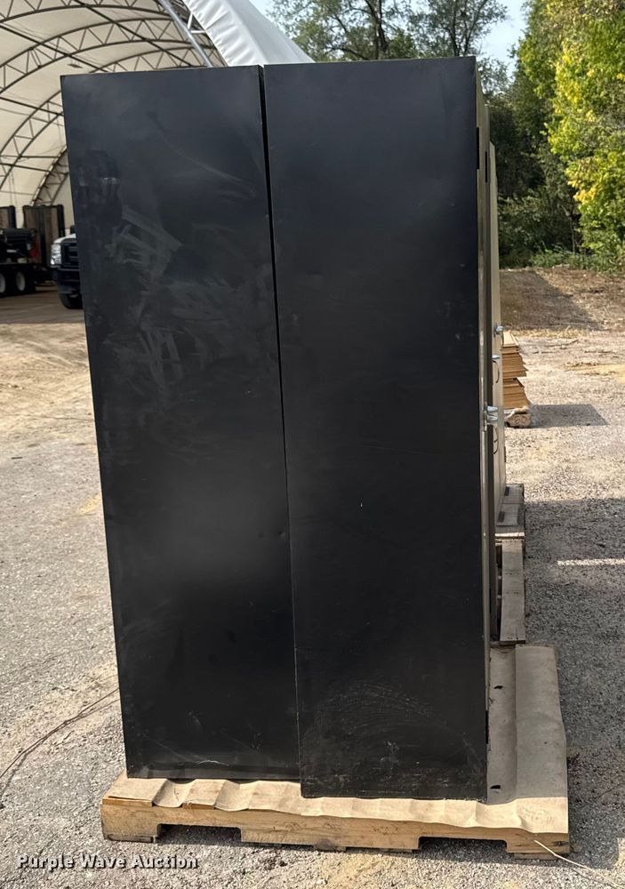 image for item EA1914 (6) storage cabinets