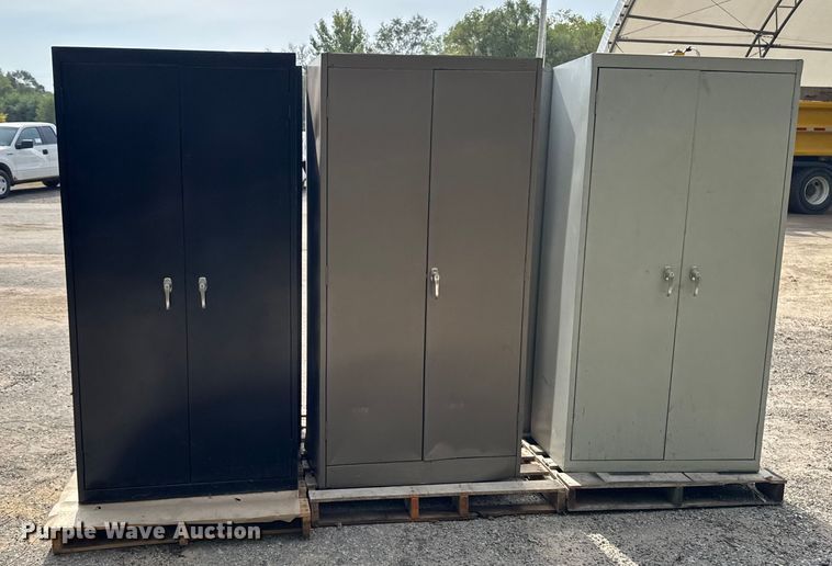 image for item EA1914 (6) storage cabinets