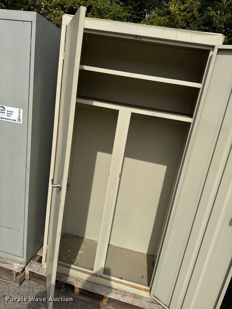 image for item EA1914 (6) storage cabinets