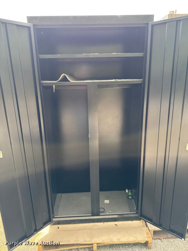 image for item EA1914 (6) storage cabinets