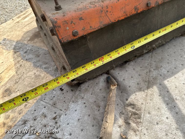 image for item EA1918 Plate compactor