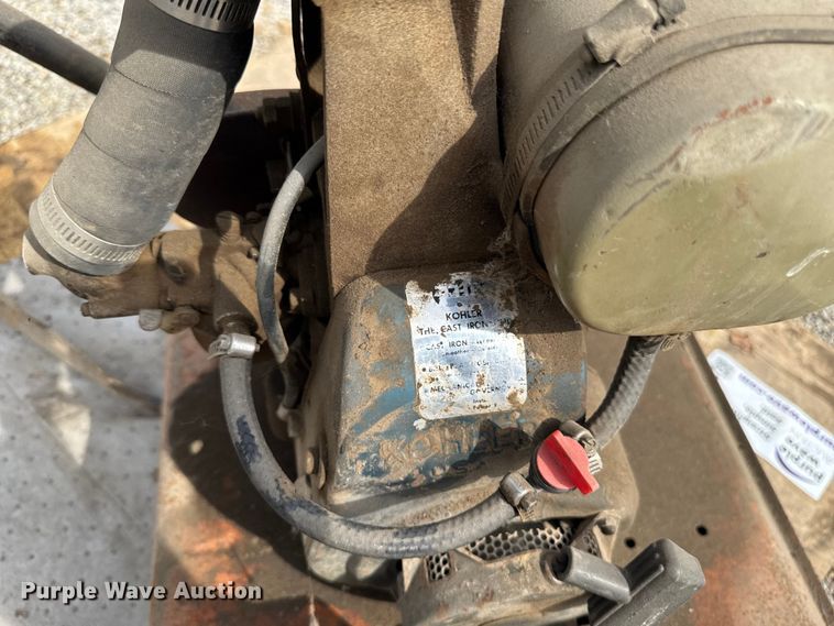 image for item EA1918 Plate compactor