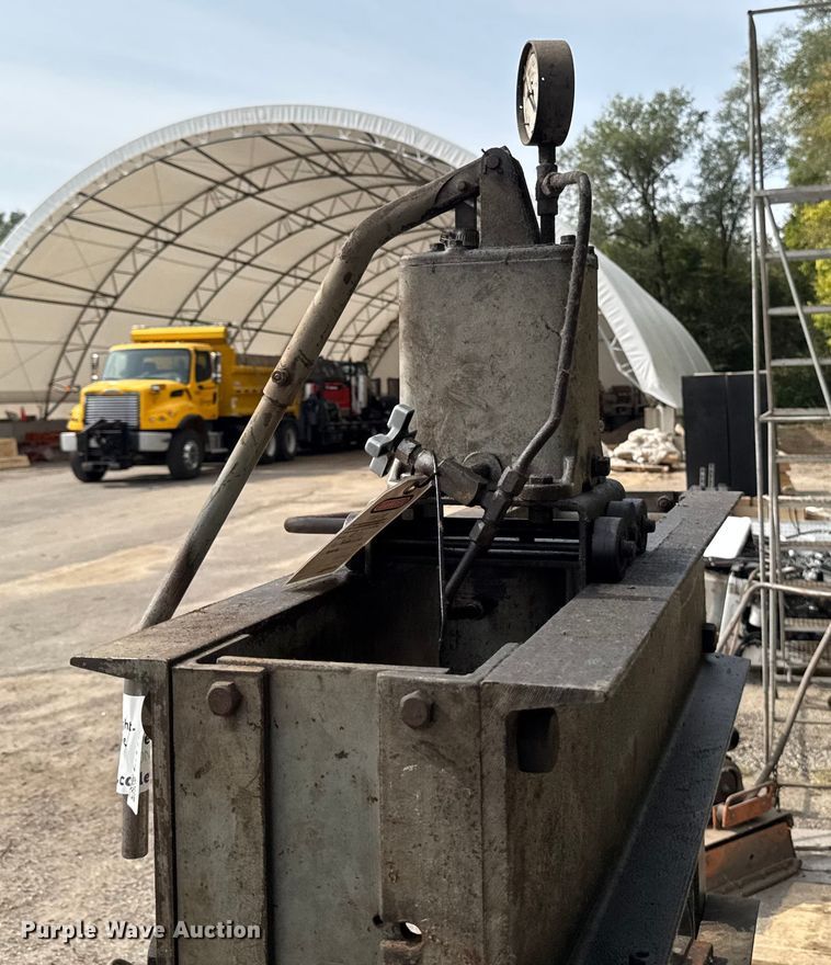 image for item EA1920 Hydraulic press