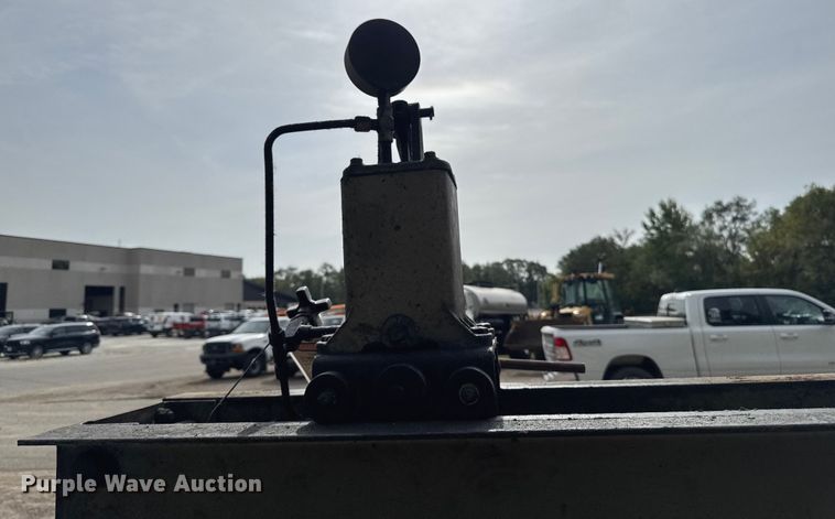 image for item EA1920 Hydraulic press