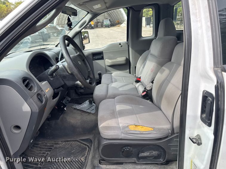 image for item EA1922 2005 Ford F150 pickup truck