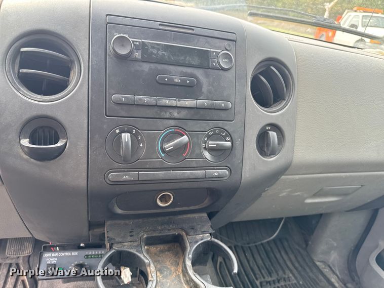 image for item EA1922 2005 Ford F150 pickup truck