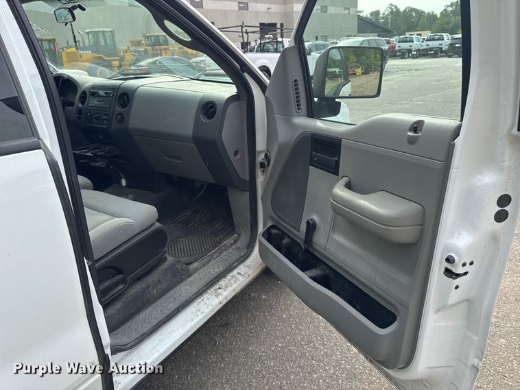 image for item EA1922 2005 Ford F150 pickup truck