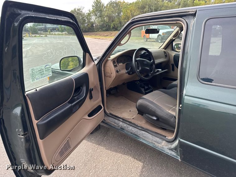 image for item EA1923 2003 Ford Ranger SuperCab pickup truck