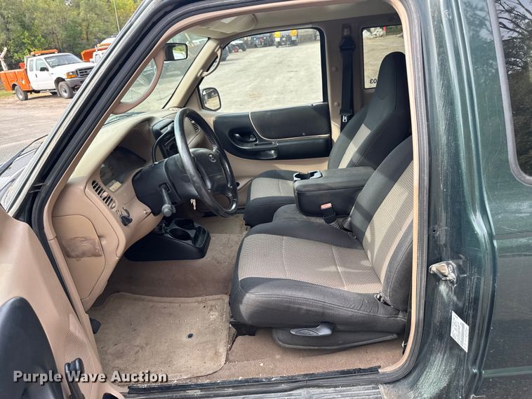 image for item EA1923 2003 Ford Ranger SuperCab pickup truck