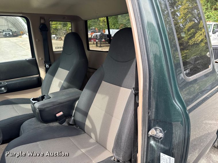 image for item EA1923 2003 Ford Ranger SuperCab pickup truck