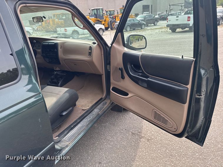 image for item EA1923 2003 Ford Ranger SuperCab pickup truck